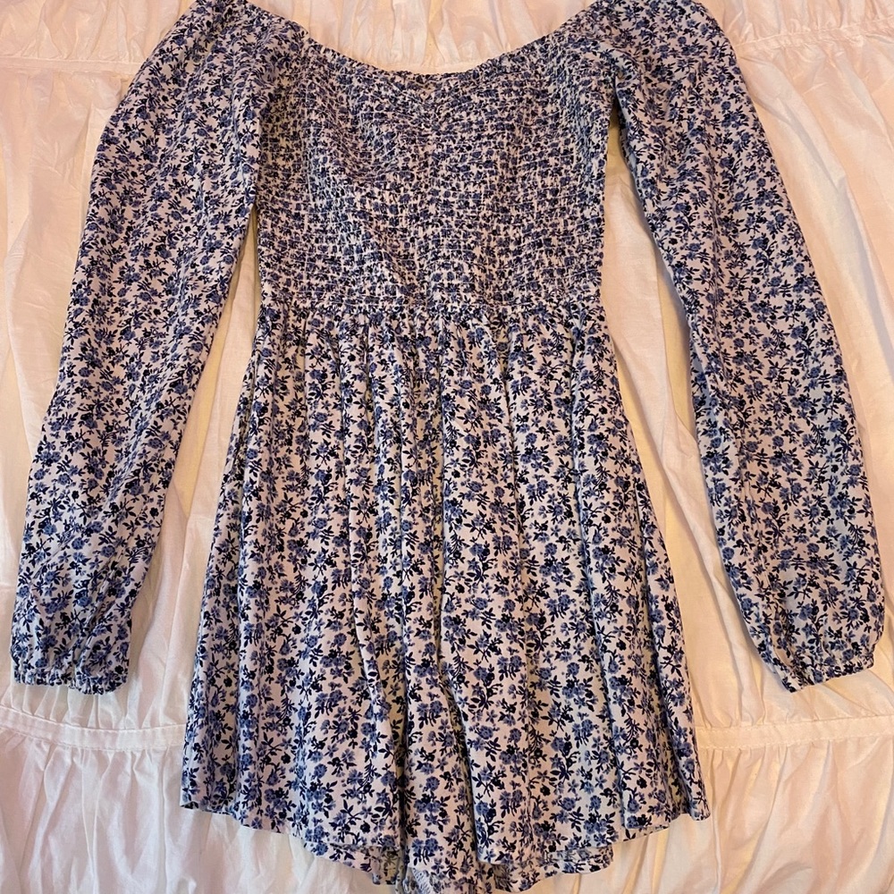*new* Hollister blue flowery romper